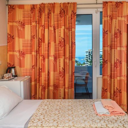 Apartments Pod Lozom With Seaview Petrovac Phòng bức ảnh