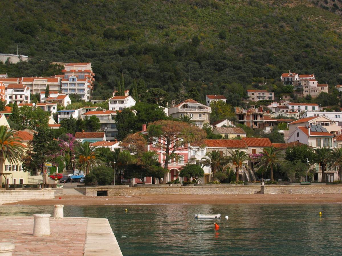 Apartments Pod Lozom With Seaview Petrovac Phòng bức ảnh