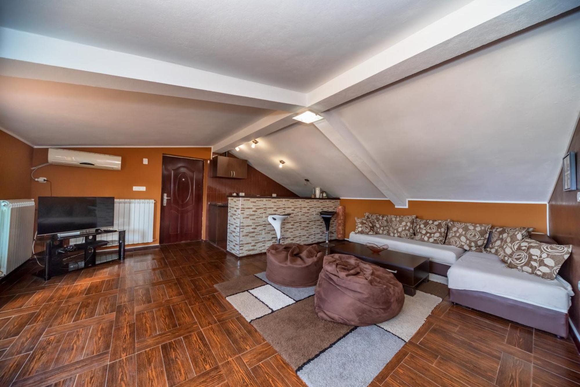 Apartments Pod Lozom With Seaview Petrovac Phòng bức ảnh