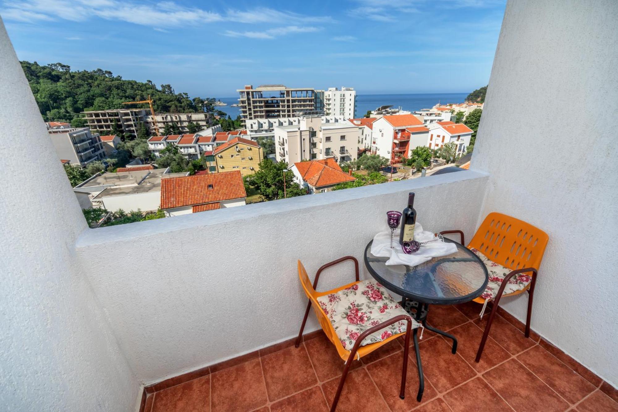 Apartments Pod Lozom With Seaview Petrovac Phòng bức ảnh